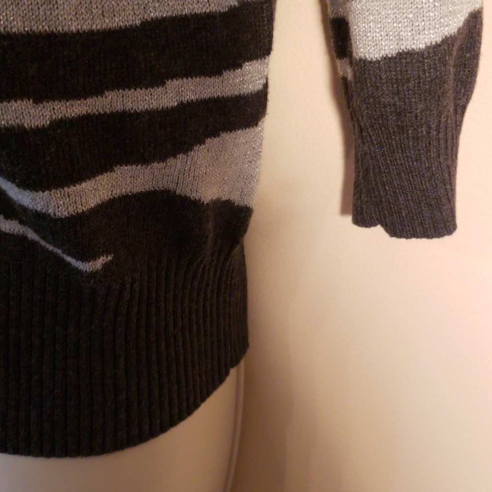 Cardigan - Picture 2 of 4